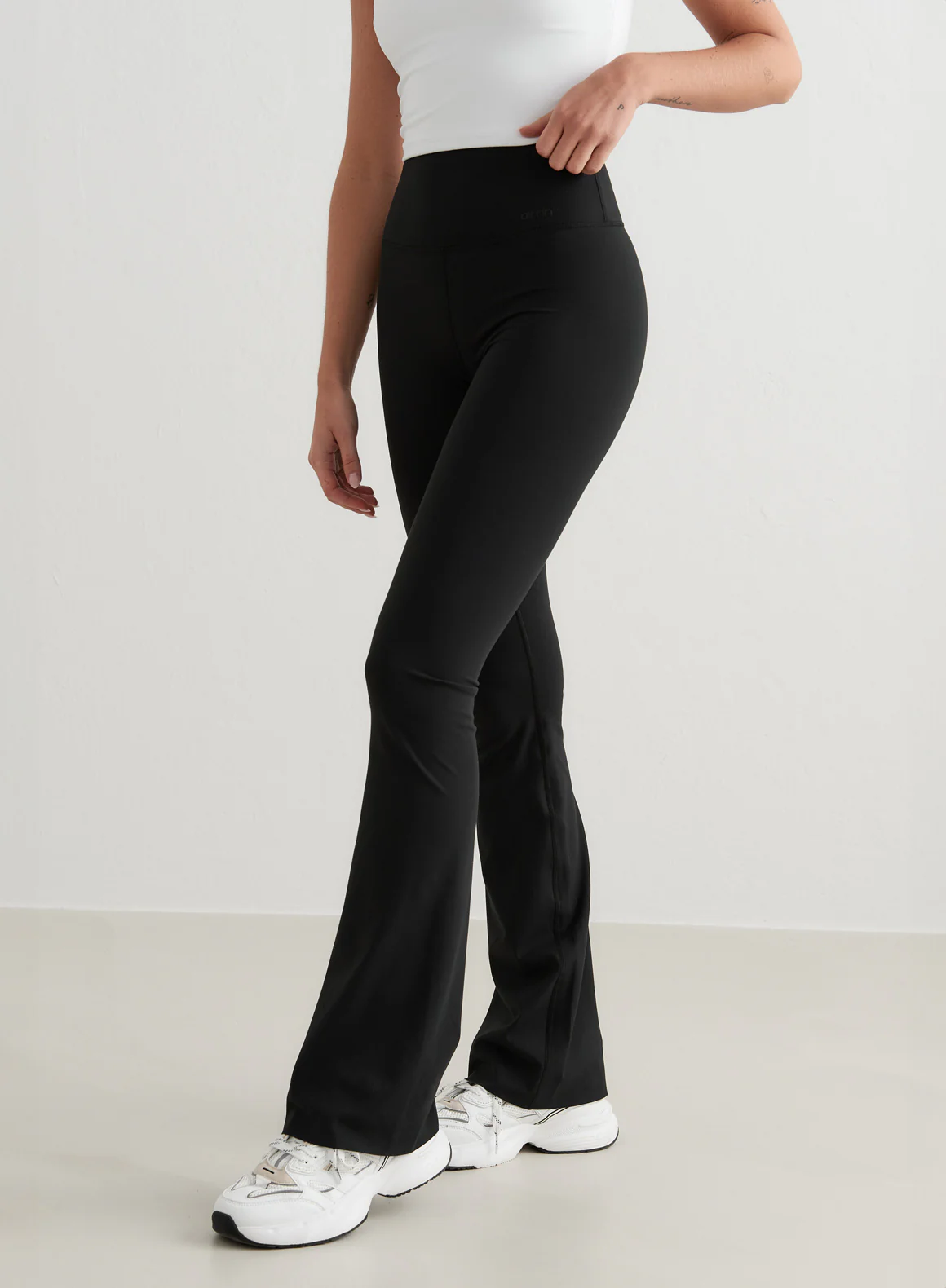 Black Sense Flare Tights - Image 113