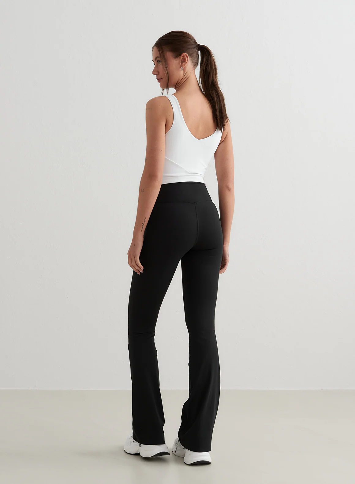 Black Sense Flare Tights - Image 99