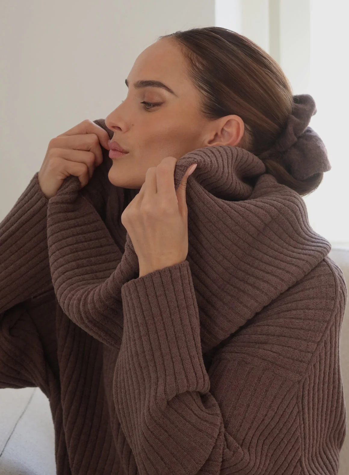 Macchiato Rib Knit Tube Scarf - Image 2